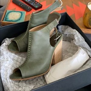 Amazing Peter Nappi Celia heels size 8.5